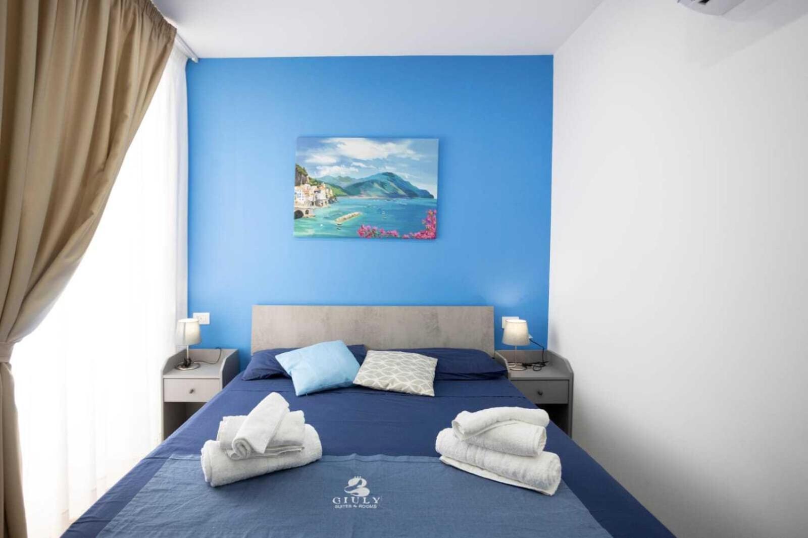 Giuly Suites & Rooms Naples Luaran gambar
