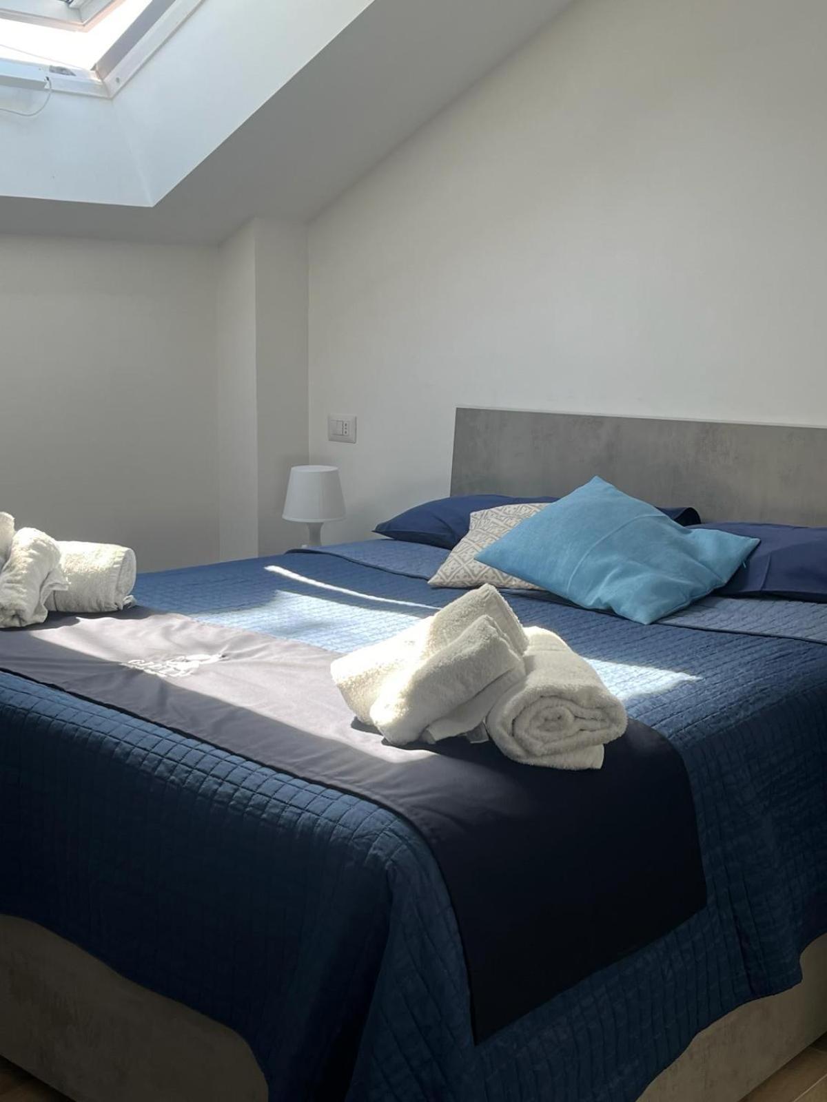 Giuly Suites & Rooms Naples Luaran gambar