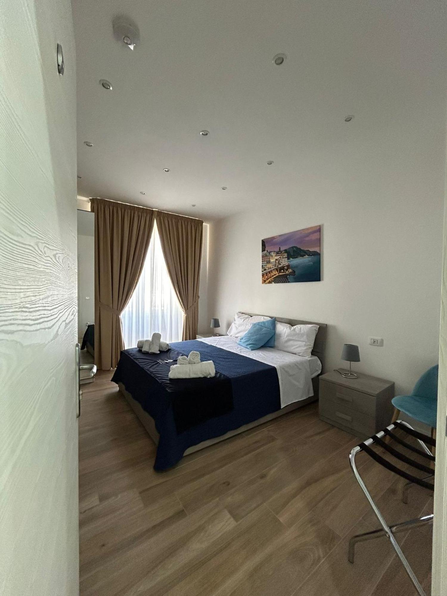 Giuly Suites & Rooms Naples Luaran gambar