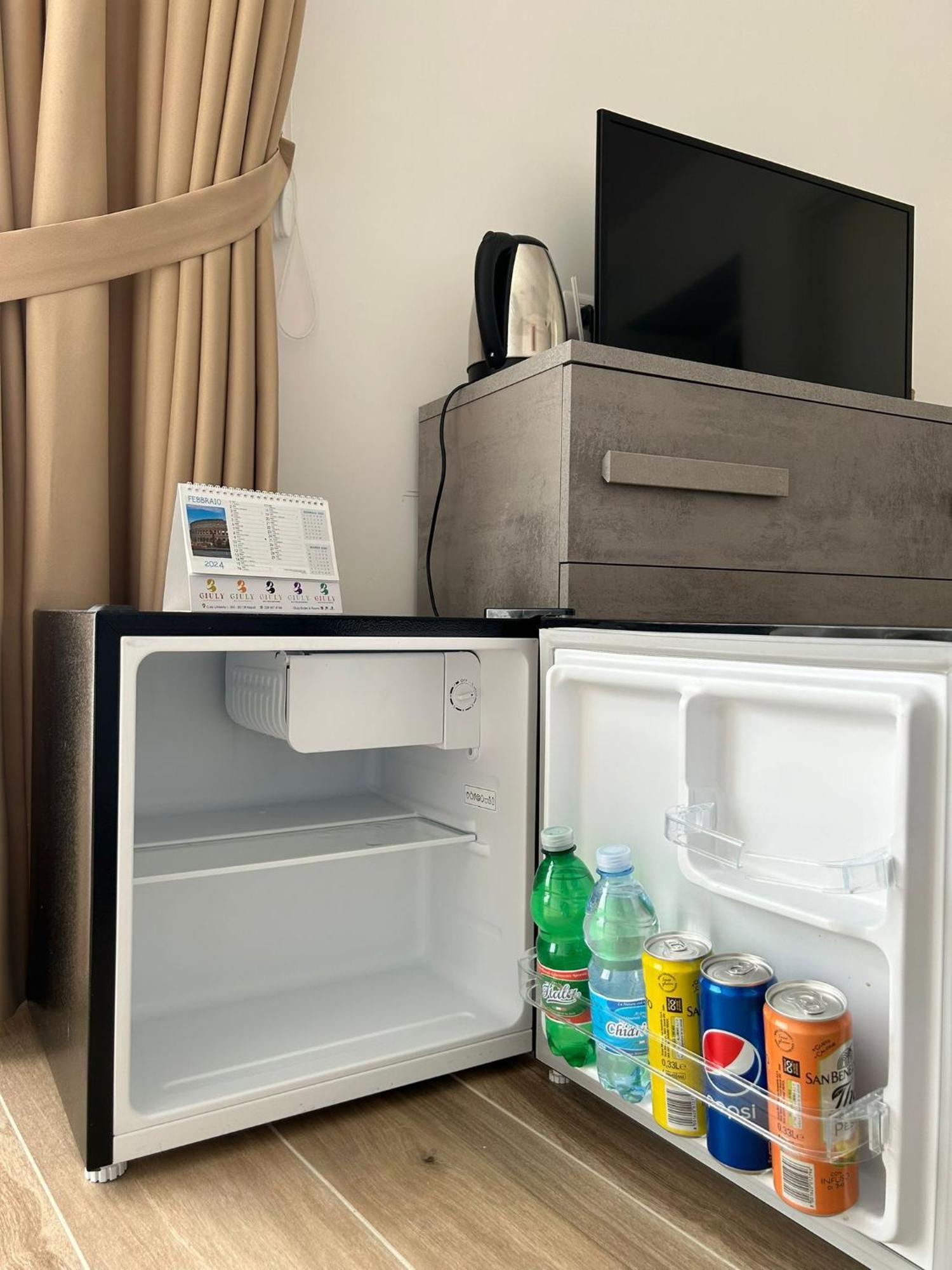 Giuly Suites & Rooms Naples Luaran gambar
