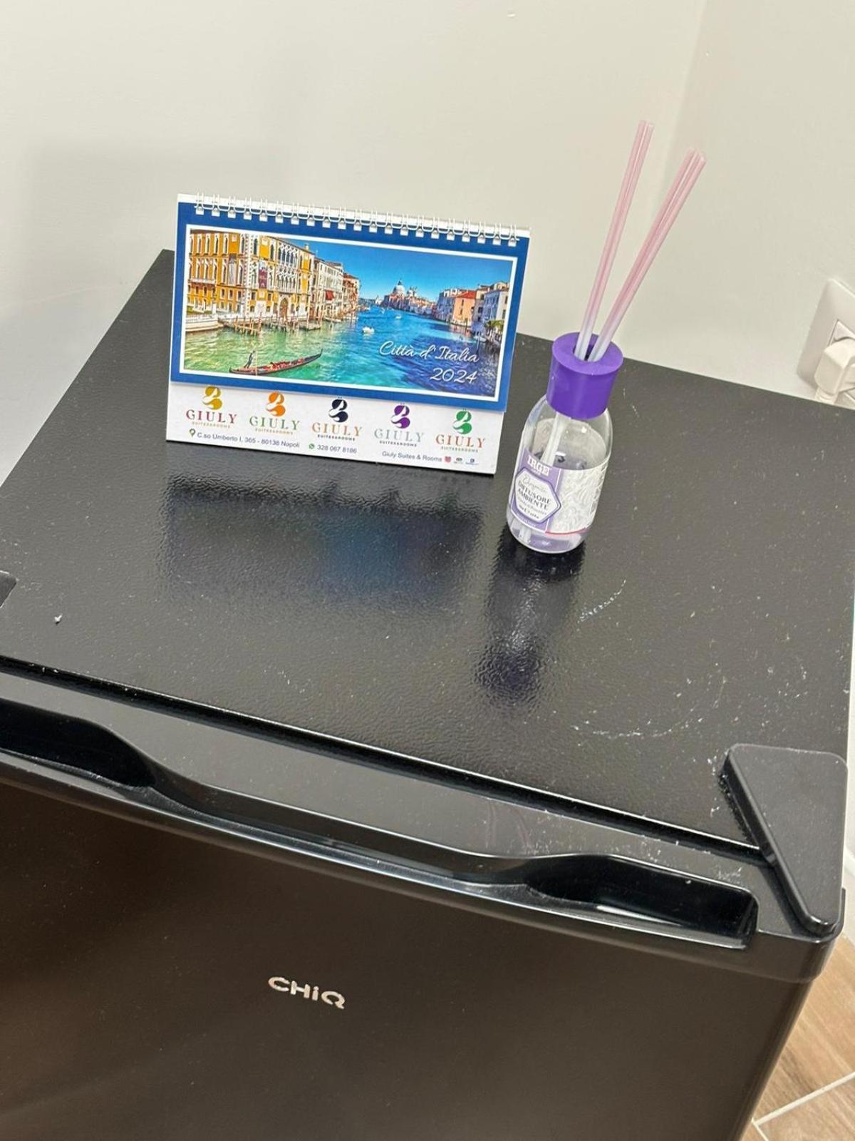 Giuly Suites & Rooms Naples Luaran gambar