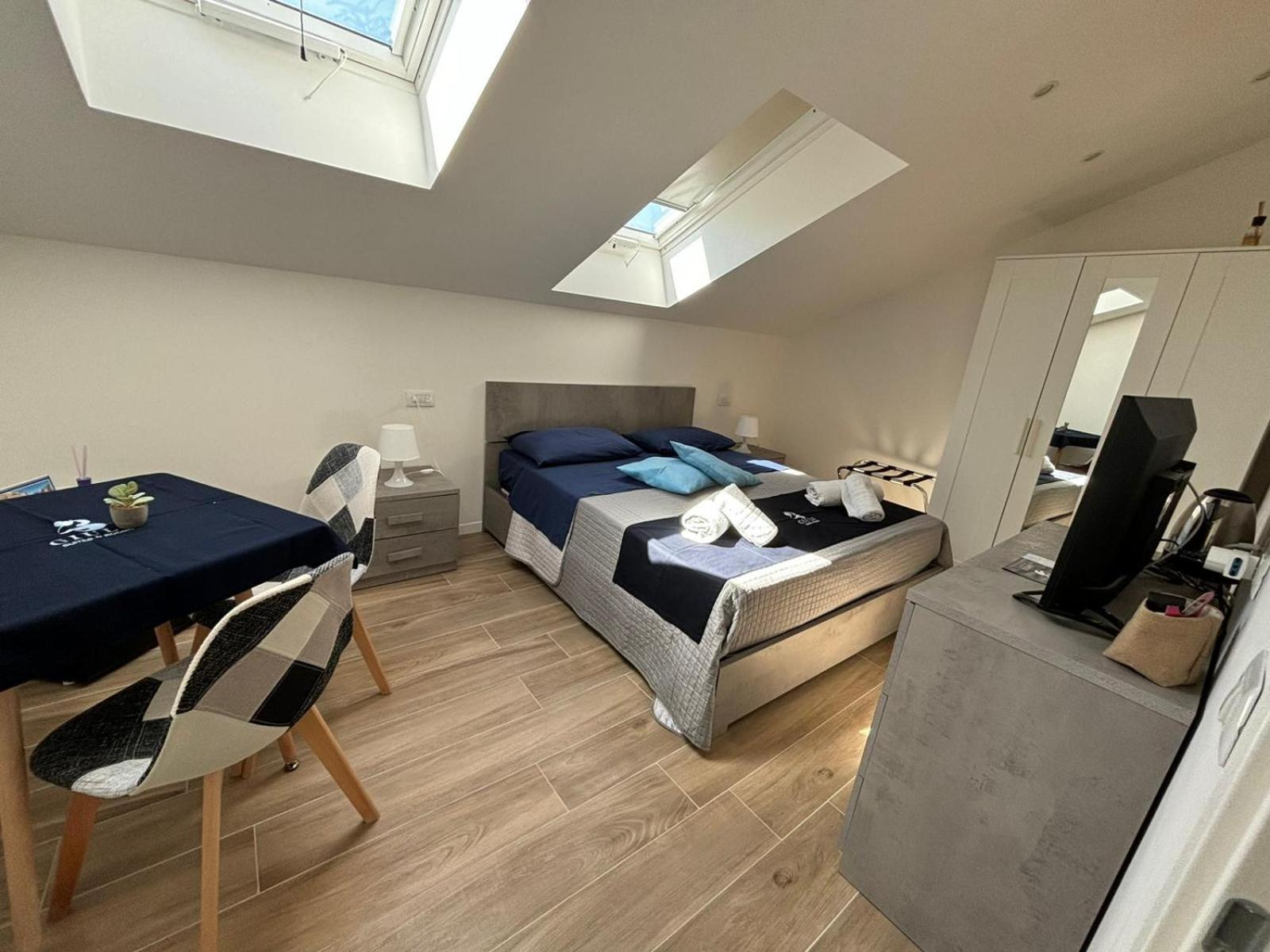 Giuly Suites & Rooms Naples Luaran gambar
