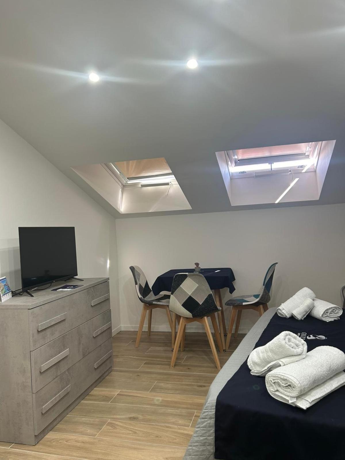Giuly Suites & Rooms Naples Luaran gambar