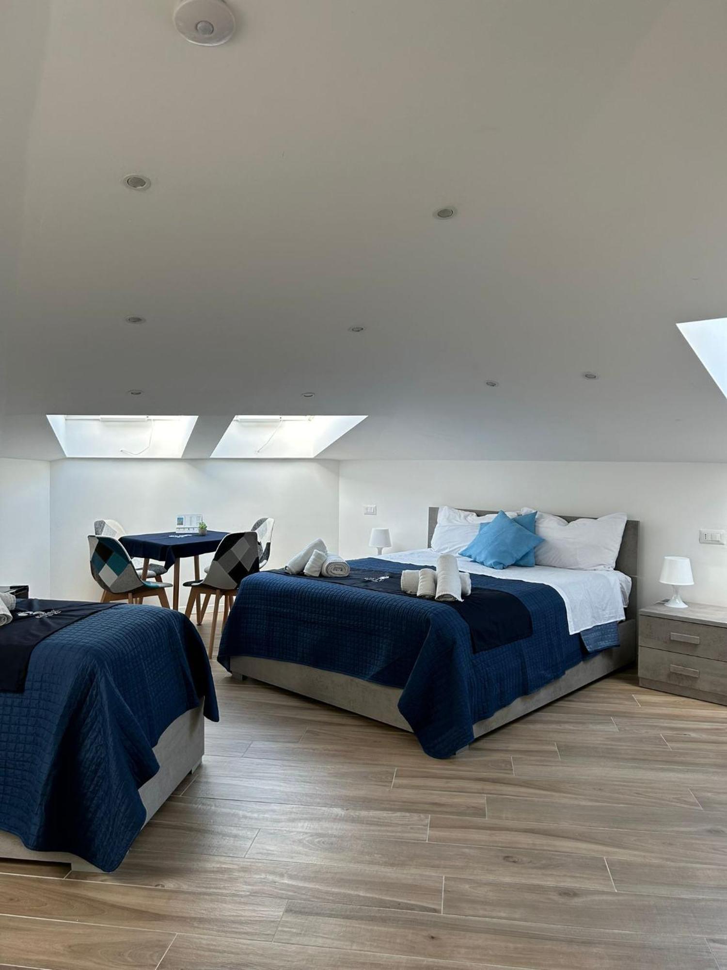Giuly Suites & Rooms Naples Luaran gambar